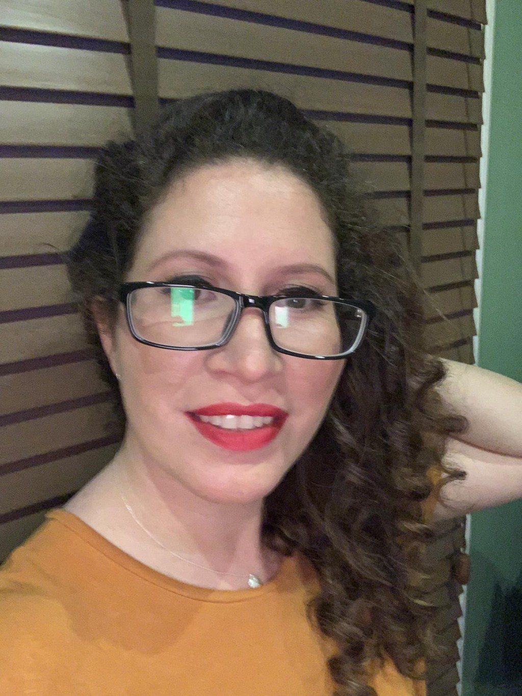 I just read a terrible blog on the cons of wearing glasses on your wedding day! Here is my two&nbsp;cents